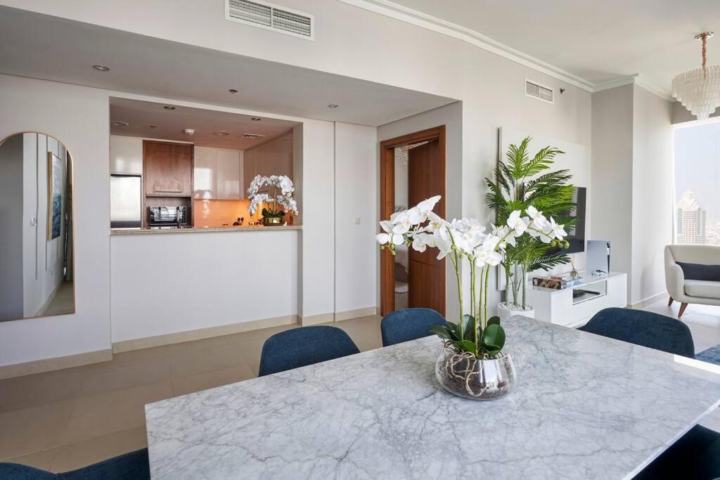 Larbi Breathtaking Burj And Fountain View Luxurious 2 Bed Apartment Dubai Exterior photo