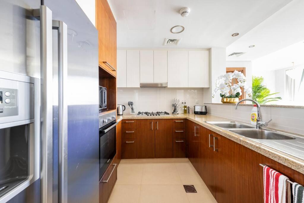 Larbi Breathtaking Burj And Fountain View Luxurious 2 Bed Apartment Dubai Exterior photo