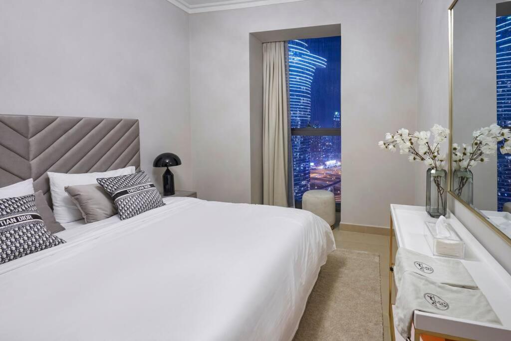 Larbi Breathtaking Burj And Fountain View Luxurious 2 Bed Apartment Dubai Exterior photo